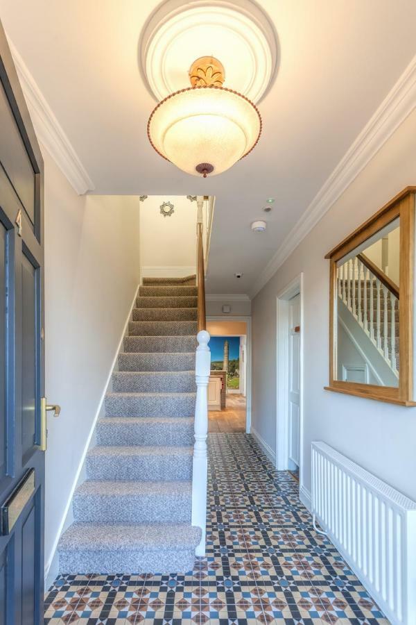 Tintawn House Hotel Sandyford Bagian luar foto