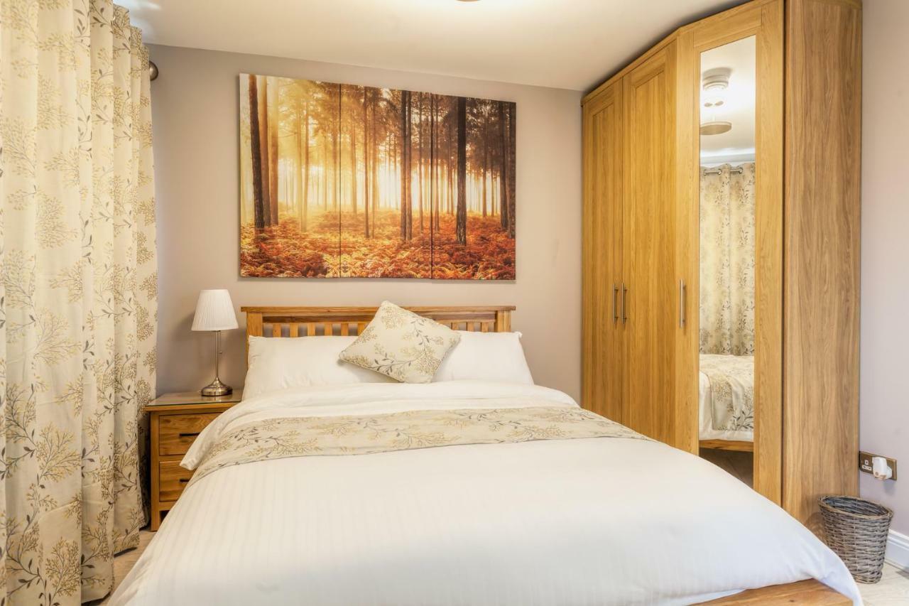 Tintawn House Hotel Sandyford Bagian luar foto