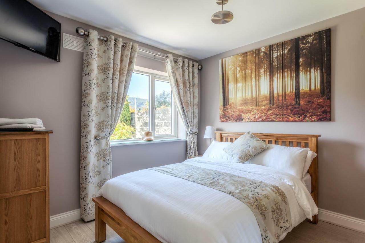 Tintawn House Hotel Sandyford Bagian luar foto